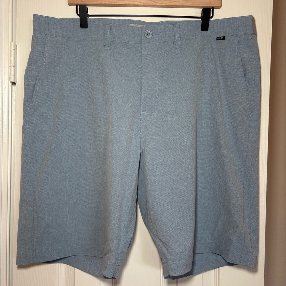TravisMathew Beck Shorts Men’s Size 40 Blue Micro-Check Golf Casual 10” Inseam